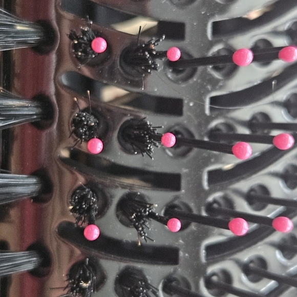 Revlon One-Step Volumizer Hair Dryer and Hot Air Brush - Picture 6 of 7